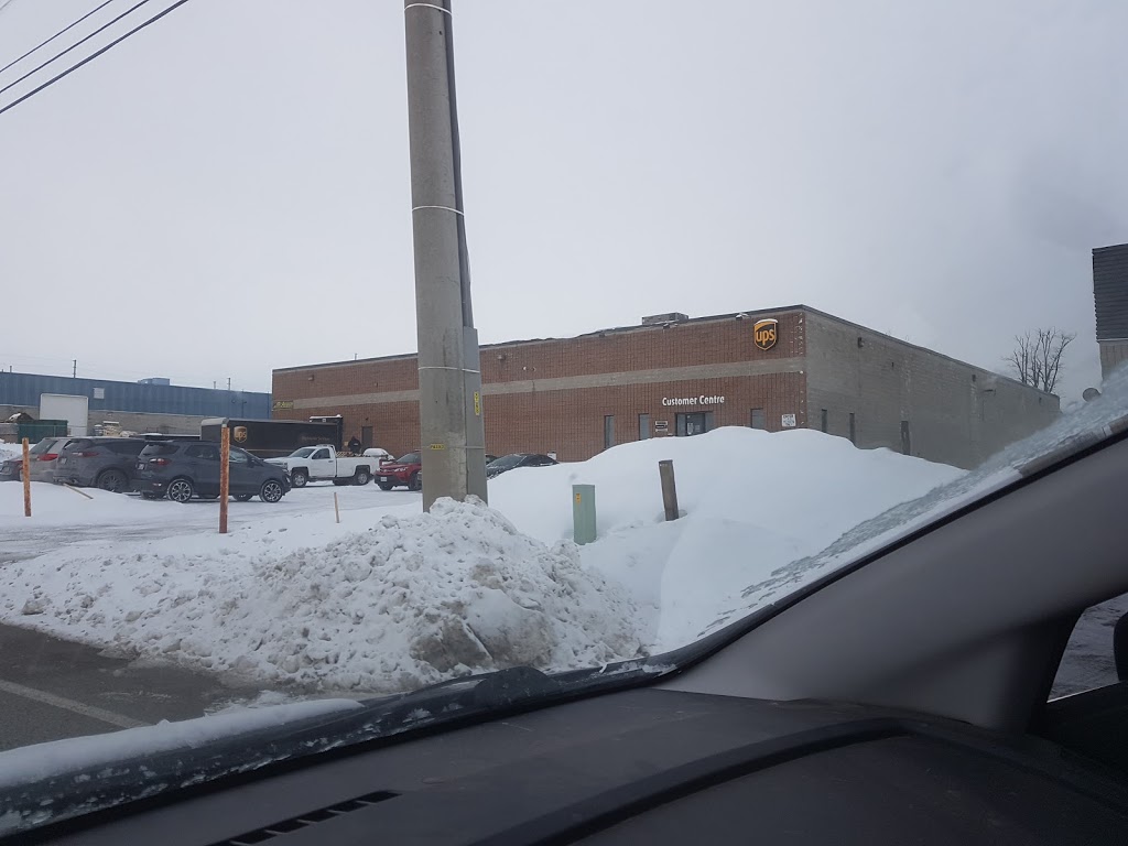 UPS Customer Centre | 474 Welham Rd, Barrie, ON L4N 8Z4, Canada | Phone: (800) 742-5877