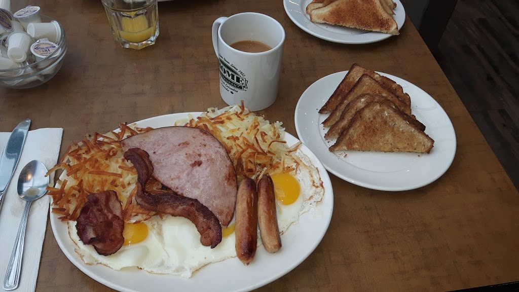 Home Restaurant | 1235 Trans-Canada Hwy, Sorrento, BC V0E 2W0, Canada | Phone: (250) 675-3552