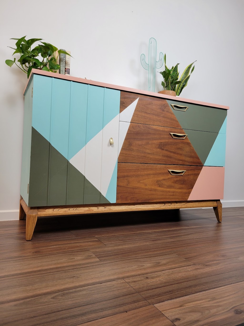 Preloved 2 Beloved Furniture Redesigns | 370 Montfort St, Vanier, ON K1L 5N1, Canada | Phone: (613) 299-2264