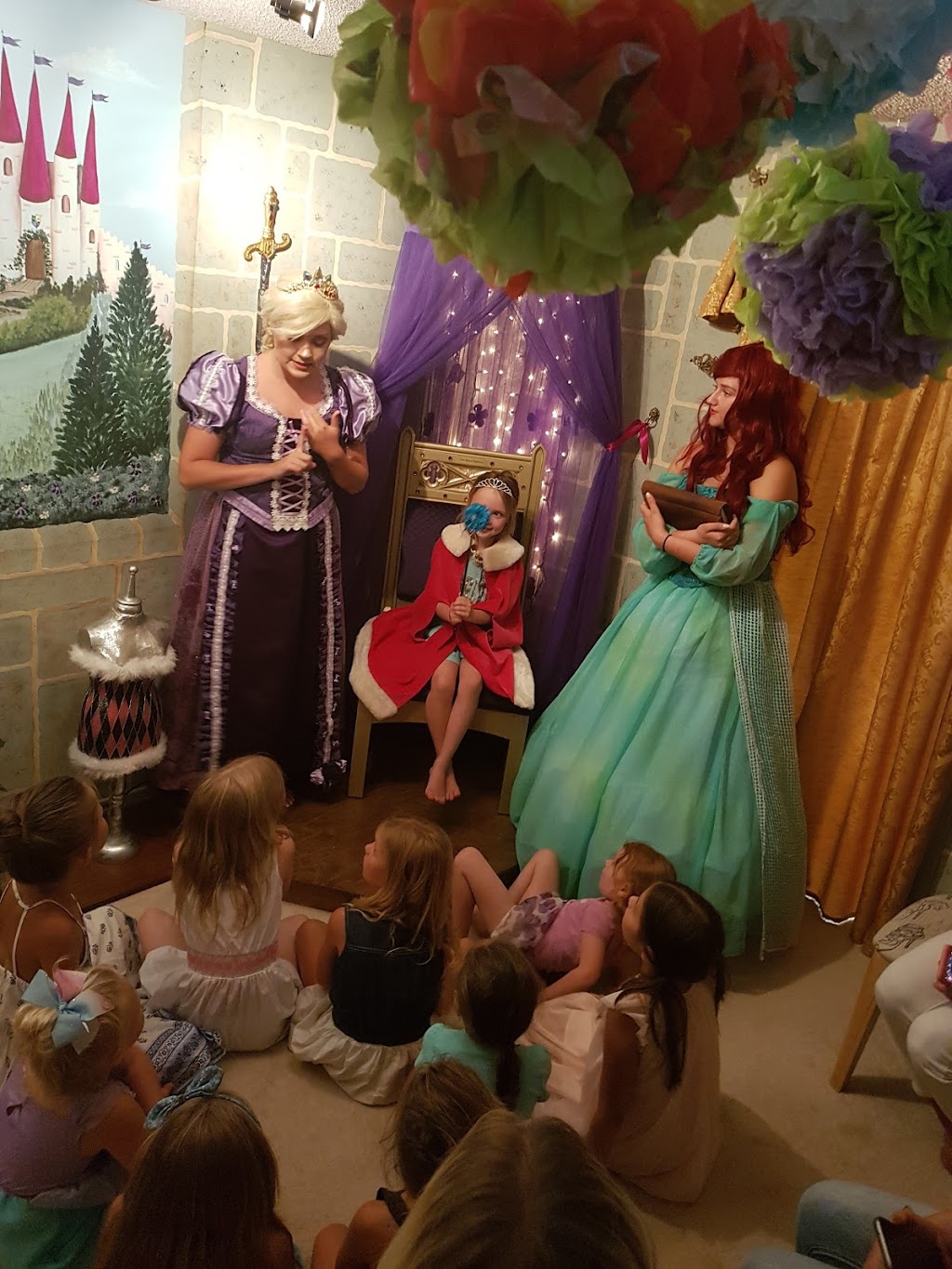 The Land of the Glass Slipper | 9 Old Oak Ln, Orangeville, ON L9W 4A9, Canada | Phone: (519) 215-0950