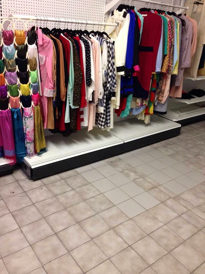 Shawl World Boutique | 490 Wonderland Rd S, London, ON N6K 3T1, Canada | Phone: (226) 700-6550