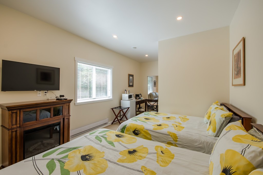 LADYSMITH OCEAN SUITES | 2-606 Farrell Rd, Ladysmith, BC V9C 1W9, Canada | Phone: (250) 924-0882