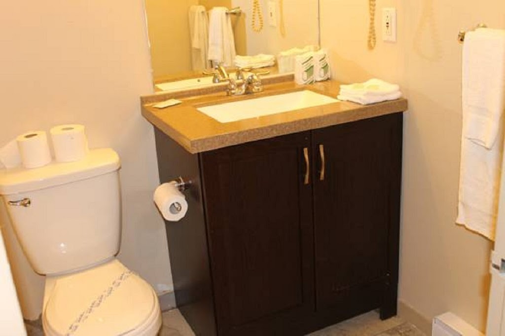 Motel Granby | 1085 Rue Principale, Granby, QC J2J 1Z4, Canada | Phone: (450) 378-6966