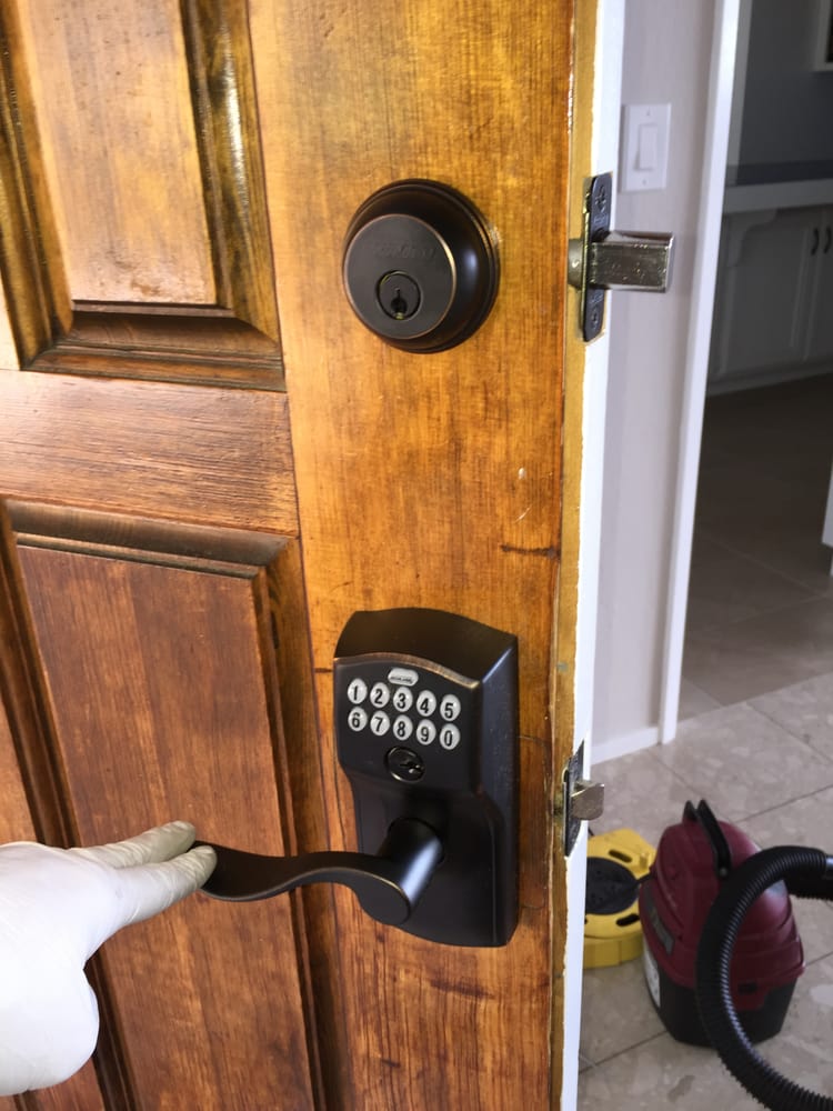 Simplify Locksmith Keswick | 210 Bayview Ave, Keswick, ON L4P 2T3, Canada | Phone: (289) 512-0088