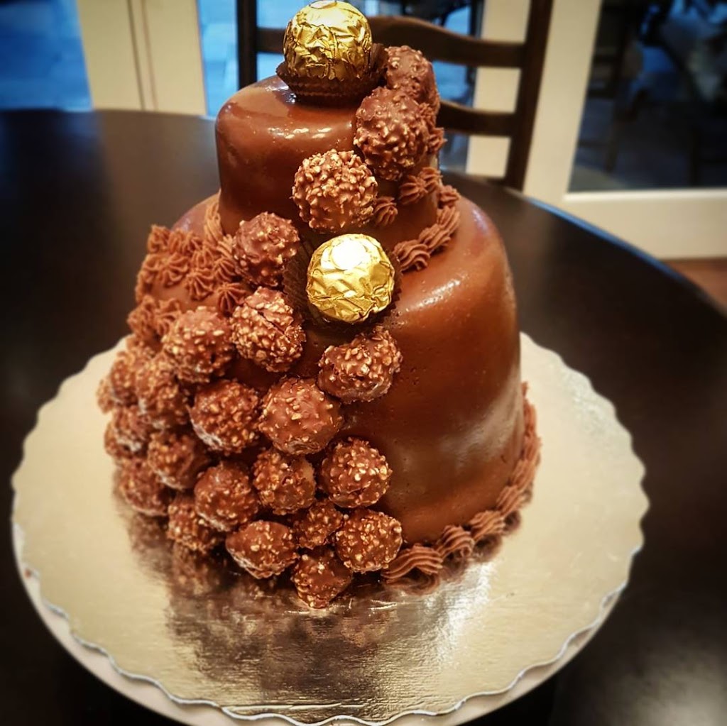 Dilicious Cakes | 2064 Hidden Valley Crescent, Kitchener, ON N2C 2R1, Canada | Phone: (647) 888-2291
