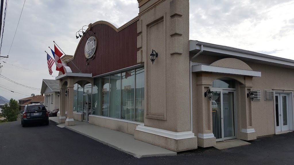 Motel Cofotel | 385 Rue St Laurent, Saint-Siméon, QC G0T 1X0, Canada | Phone: (418) 638-2227