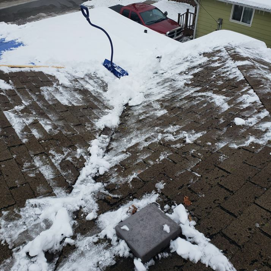 Mcpherson Roofing | 4974 Duke Ave, Niagara Falls, ON L2E 5B7, Canada | Phone: (289) 668-5404