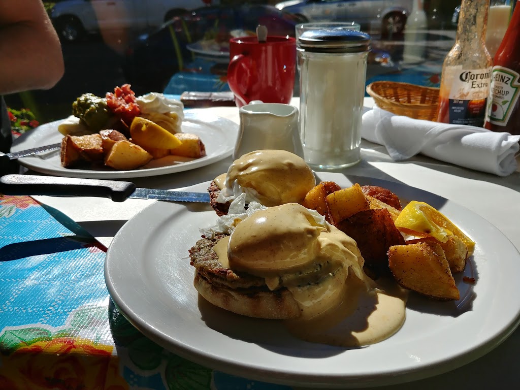 Santiagos Cafe | 660 Oswego St, Victoria, BC V8V 4W9, Canada | Phone: (250) 388-7376
