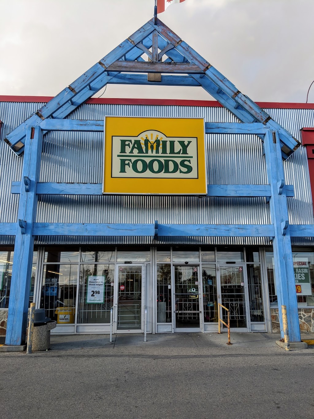 Family Foods | 1881 Portage Ave, Winnipeg, MB R3J 0H3, Canada | Phone: (204) 988-4810