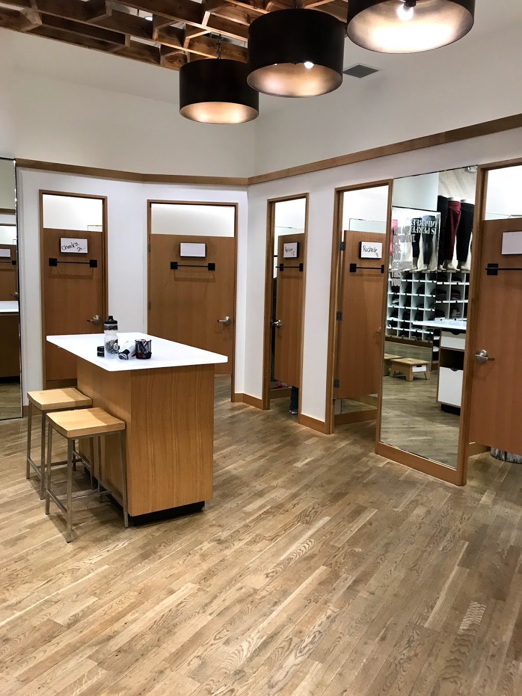 lululemon | 100 Anderson Rd SE, Calgary, AB T2J 3V1, Canada | Phone: (403) 313-4434