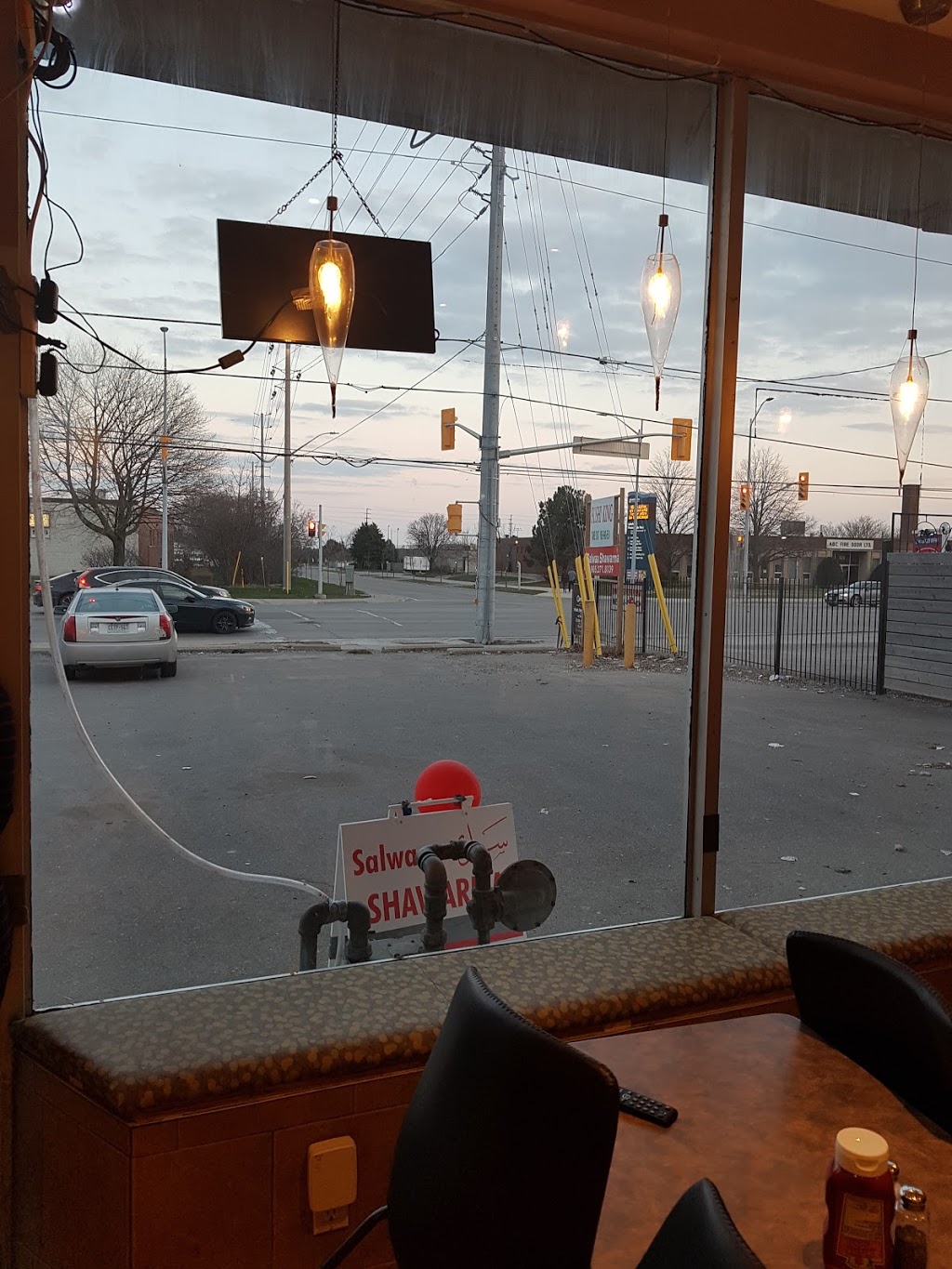 salwaa shawarma | 939 B Lakeshore Rd E, Mississauga, ON L5E 1E3, Canada | Phone: (905) 271-8139