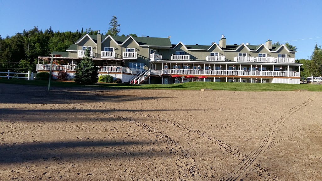 Pourvoirie du Lac Blanc | 1000 Chemin du Domaine Pellerin, Saint-Alexis-des-Monts, QC J0K 1V0, Canada | Phone: (819) 265-4242