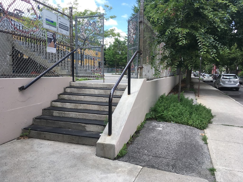 École Arc-En-Ciel | 4265 Av. Laval, Montréal, QC H2W 1E4, Canada | Phone: (514) 350-8860