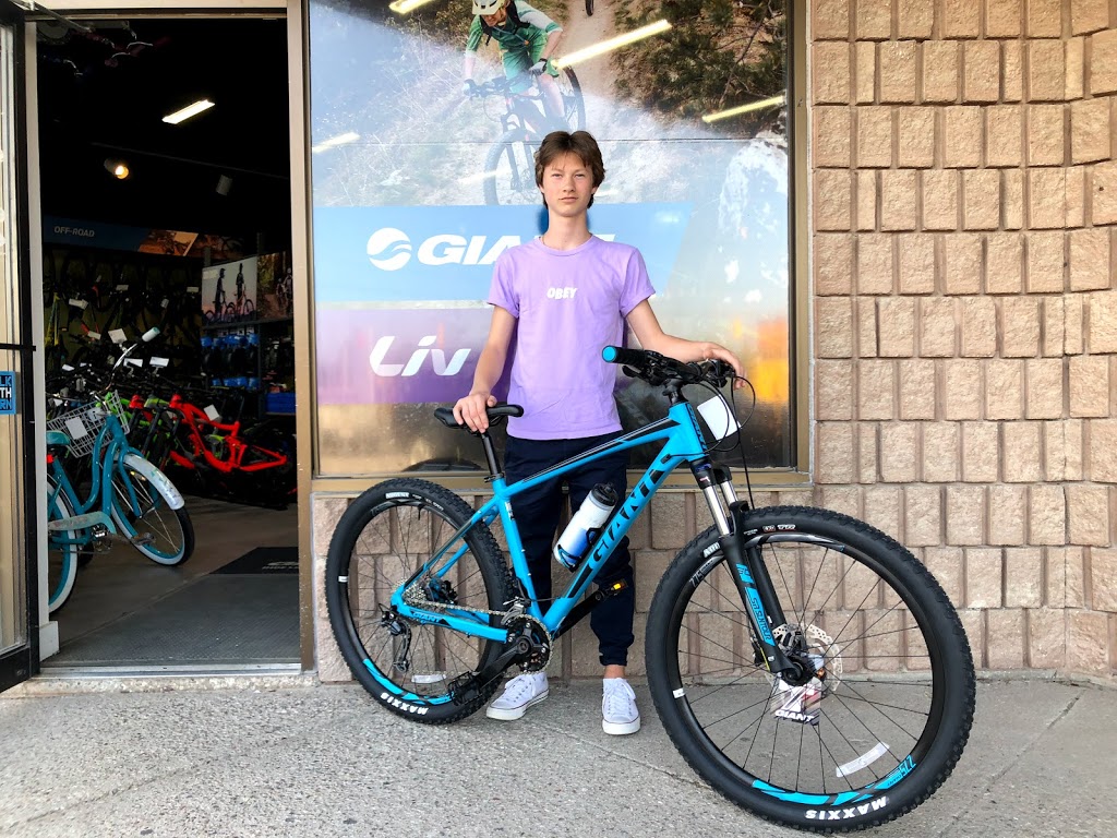 GIANT BARRIE | 1005 Snow Valley Rd, Springwater, ON L9X 0V5, Canada | Phone: (705) 734-2999