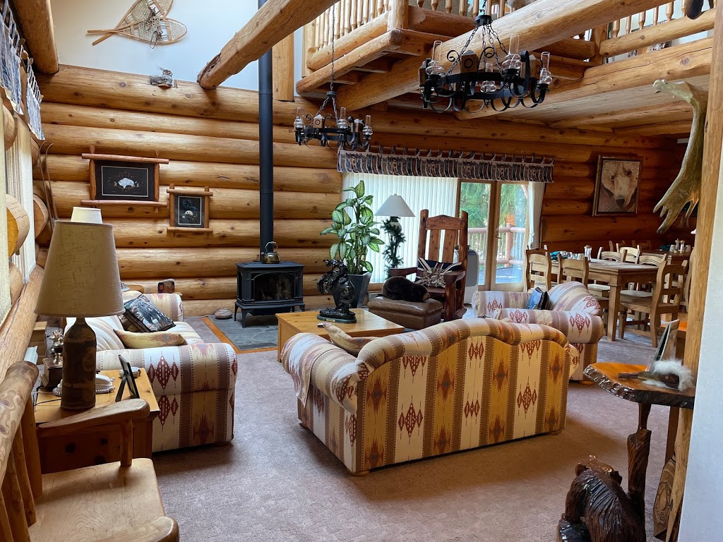 The Log House Inn | 1357 Elmwood Dr, Pemberton, BC V0N 2L0, Canada | Phone: (604) 894-6000