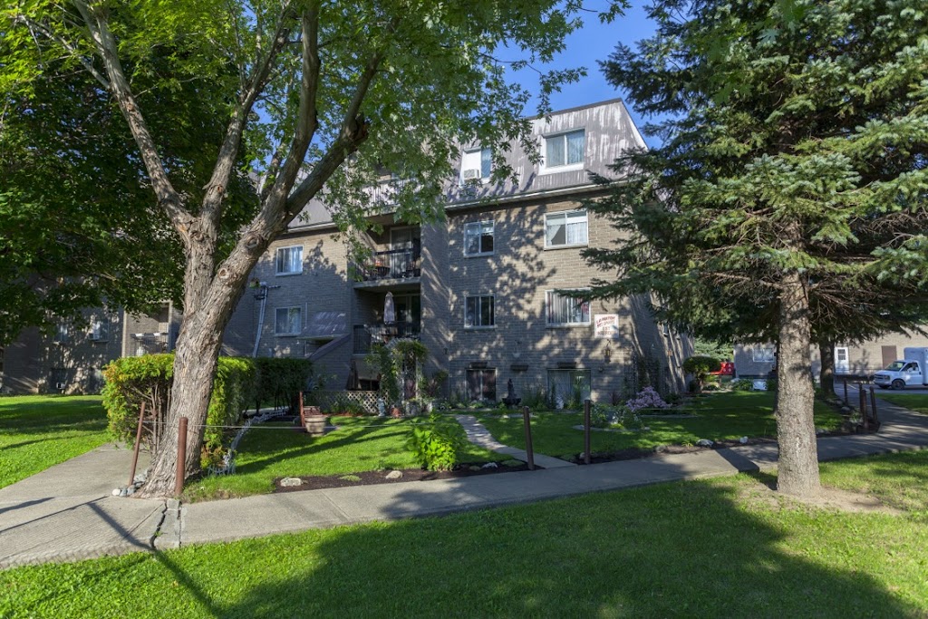 Jardins Longueuil | 2509 Rue Montarville, Longueuil, QC J4L 4C9, Canada | Phone: (450) 670-7074