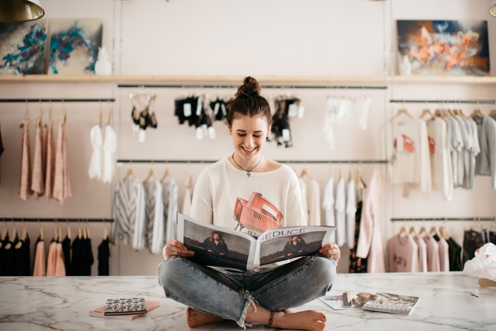 Boutique La Raffinerie | 2052 Chem. du Village, Mont-Tremblant, QC J8E 1K4, Canada | Phone: (819) 717-1288