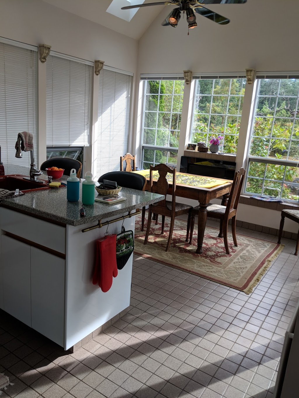 Coach House on the Cove | 8802 Canal Rd, Pender Island, BC V0N 2M3, Canada | Phone: (250) 629-2009