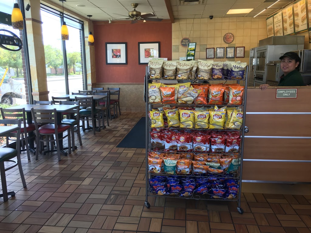 Subway | 2140 McPhillips St, Winnipeg, MB R2V 3C8, Canada | Phone: (204) 940-5556