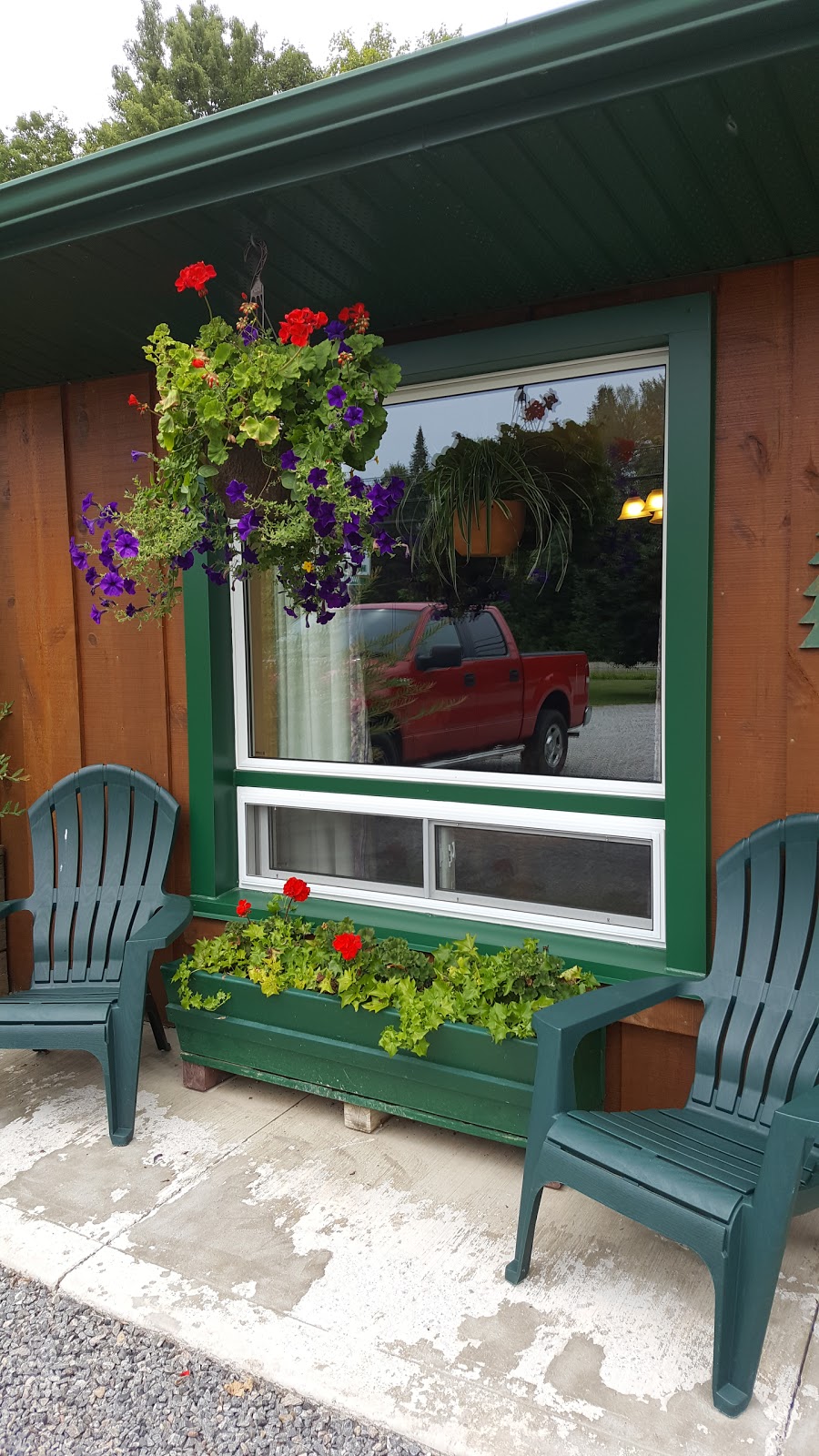 Dwight Village Motel | 2801 ON-60, Dwight, ON P0A 1H0, Canada | Phone: (705) 635-2400