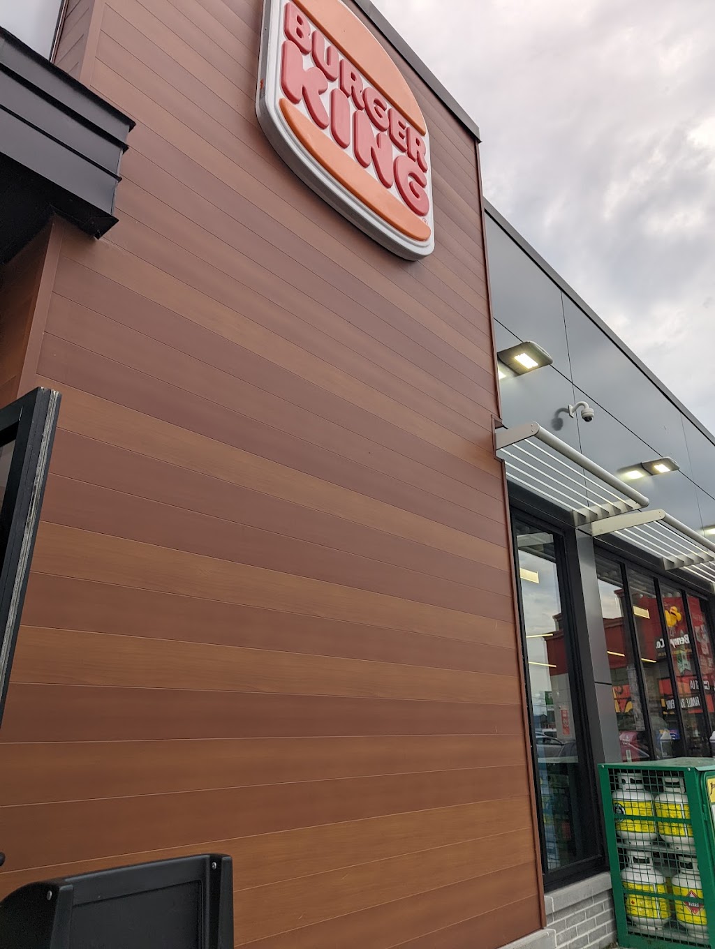 Burger King | 280 Bd Monseigneur-Langlois, Salaberry-de-Valleyfield, QC J6S 0A6, Canada | Phone: (450) 567-1271
