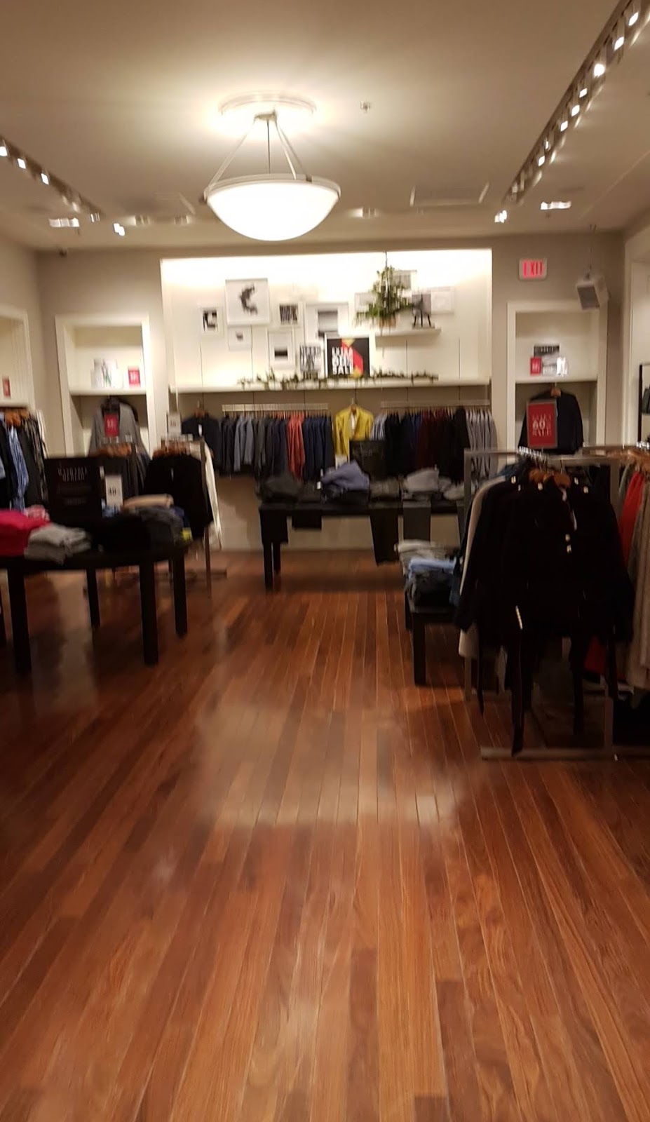 Banana Republic | 604 Park Royal N, West Vancouver, BC V7T 1H9, Canada | Phone: (604) 913-2461