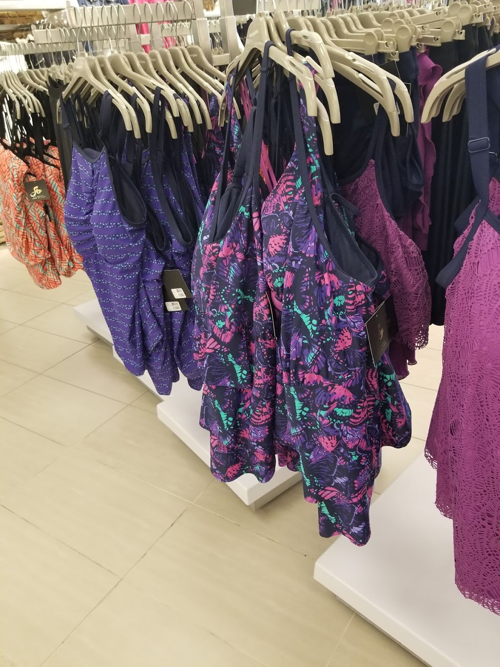 Penningtons | 1375 McPhillips St, Winnipeg, MB R2V 3V1, Canada | Phone: (204) 334-8217