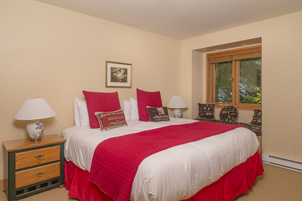 CEDAR HOLLOW by Holiday Whistler | 4701 Glacier Dr, Whistler, BC V0N 1B4, Canada | Phone: (604) 932-2038
