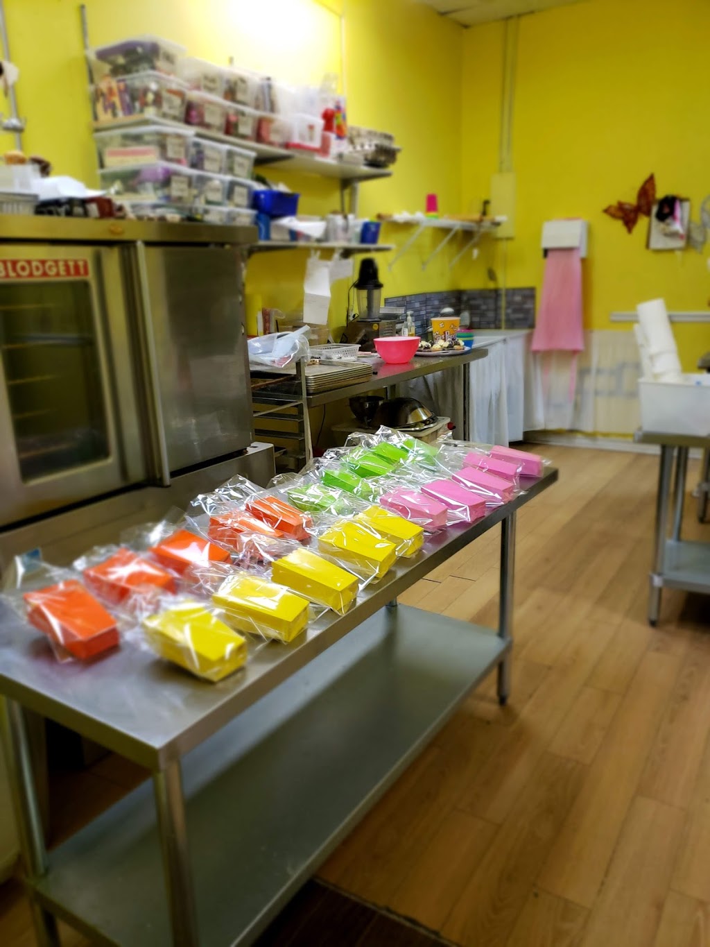 Atelier Du Biscuit | 440 Bd Ivan Pavlov, Laval, QC H7M 4J5, Canada | Phone: (450) 933-7720