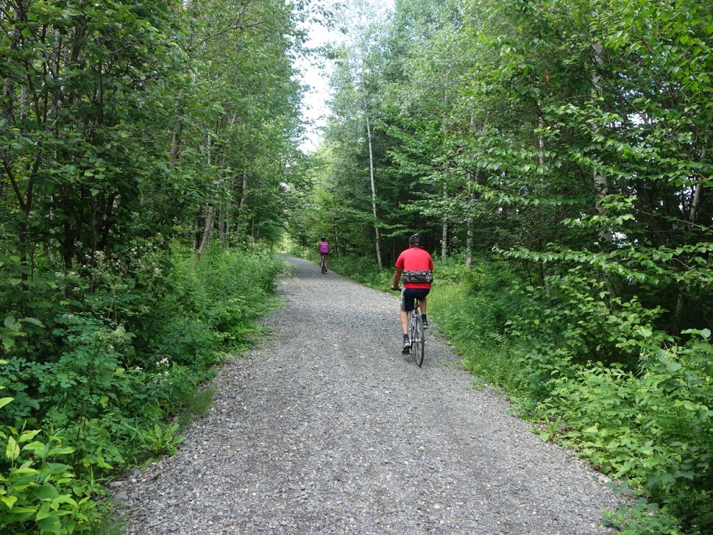 Wooded Scotstown Convenience Store | 11 Rue du Parc, Scotstown, QC J0B 3B0, Canada