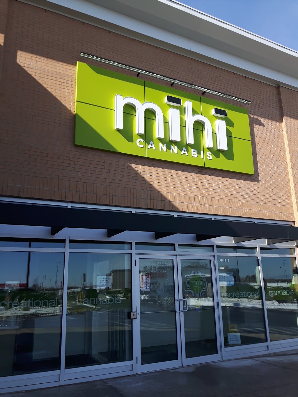 mihi cannabis stoney creek | 1370 S Service Rd, Stoney Creek, ON L8E 5C4, Canada | Phone: (289) 348-2320