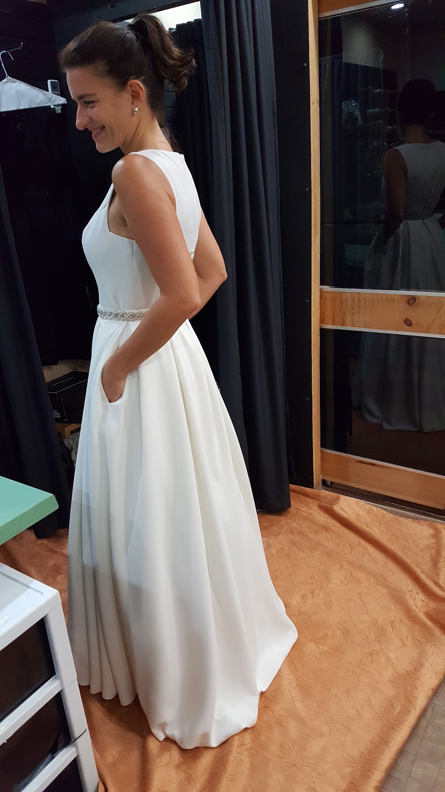 Nettoyeur Couturière Patricia | 6810 Avenue Newman, LaSalle, QC H8N 2S3, Canada | Phone: (514) 768-8135