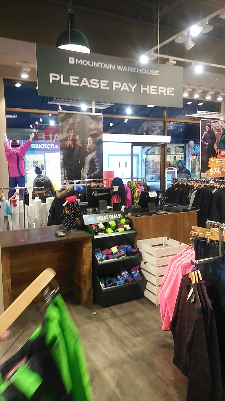 Mountain Warehouse | 7899 Templeton Station Rd, Vancouver, BC V7B 0B7, Canada | Phone: (604) 247-0901