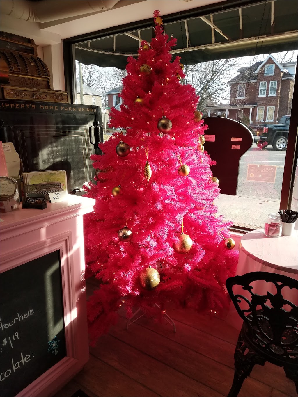Dees Bakery | 118 St Andrews St, Cambridge, ON N1S 1M8, Canada | Phone: (519) 740-0305