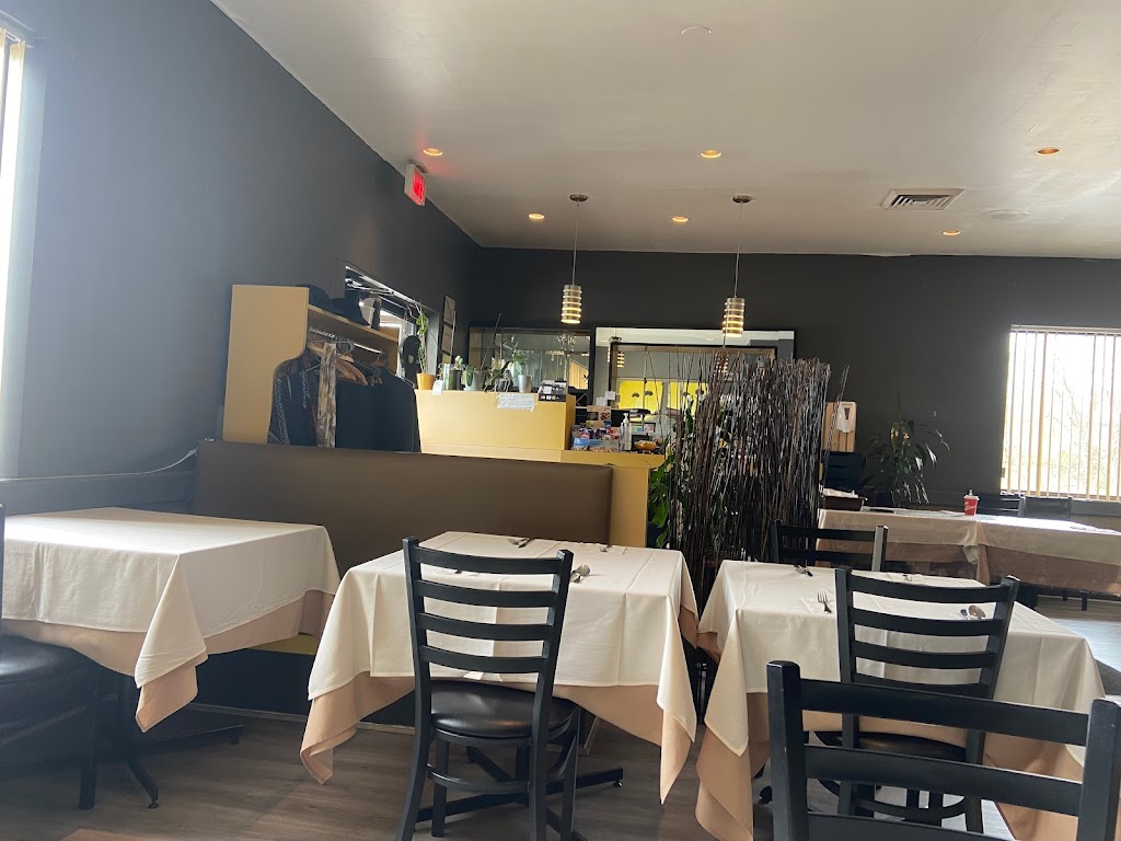 Restaurant Shing Kee | 1701 Bd des Sources, Pointe-Claire, QC H9R 5A2, Canada | Phone: (514) 636-0660