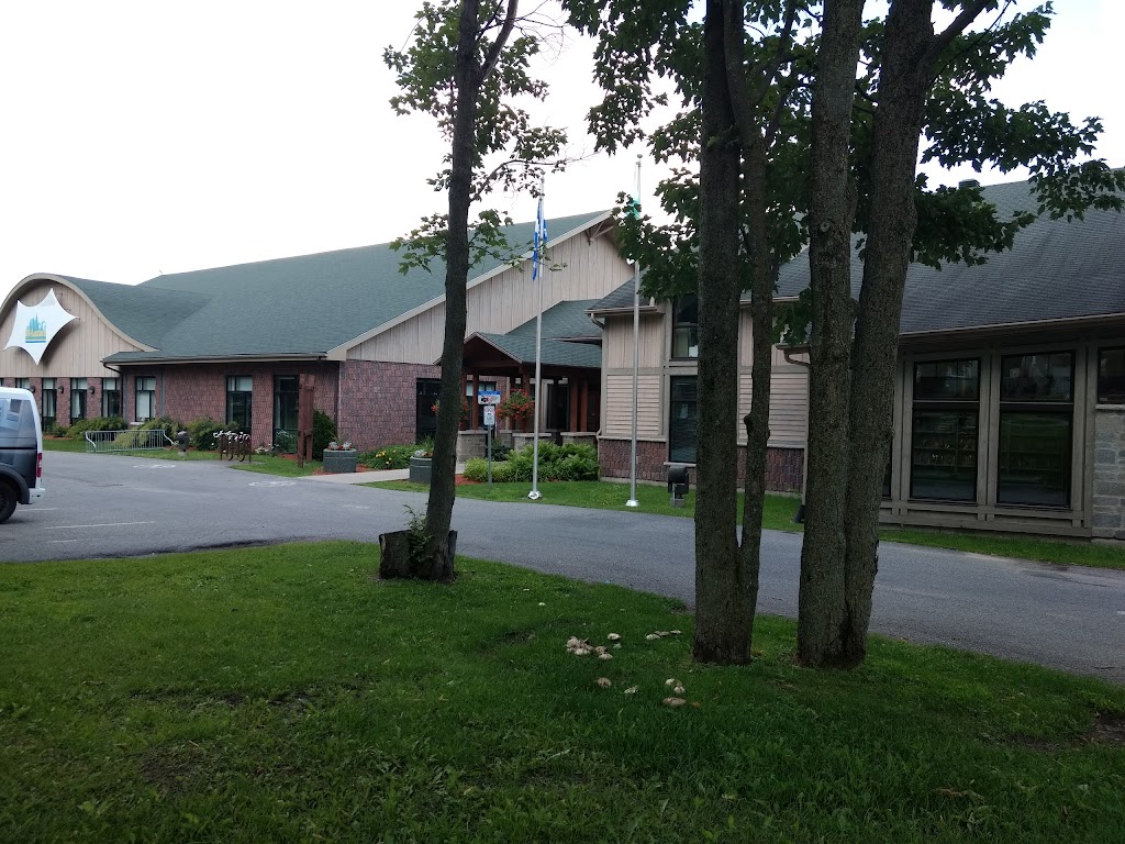 Centre Communautaire Saint-Lazare | 1301 Rue du Bois, Saint-Lazare, QC J7T 3E6, Canada | Phone: (450) 424-8000