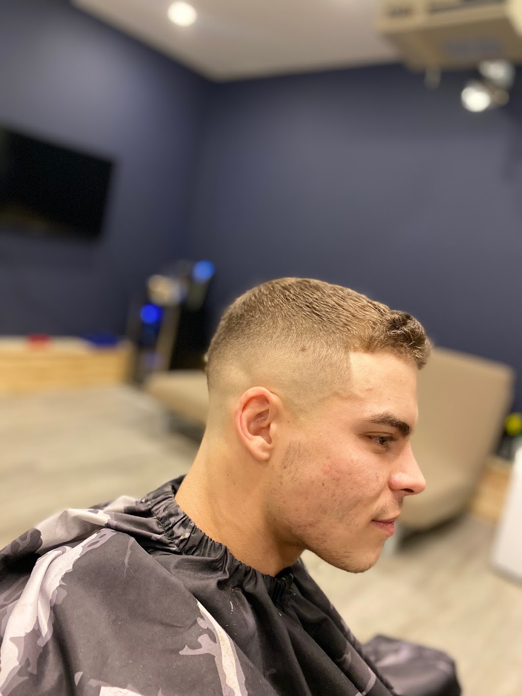 Creative Compound Barbershop | 1921 Applewood Ave, Innisfil, ON L9S 1W2, Canada | Phone: (647) 447-9844