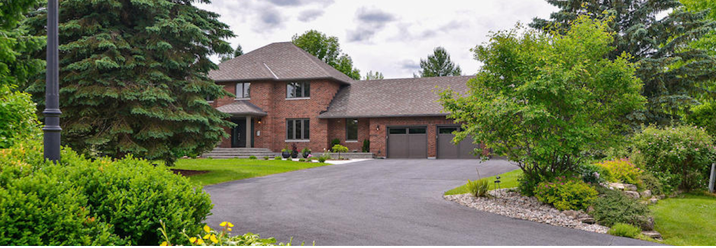 Ottawa Property Gals, RE/MAX Absolute Realty Inc Brokerage. | 31 Northside Rd, Nepean, ON K2H 8S1, Canada | Phone: (613) 690-4176