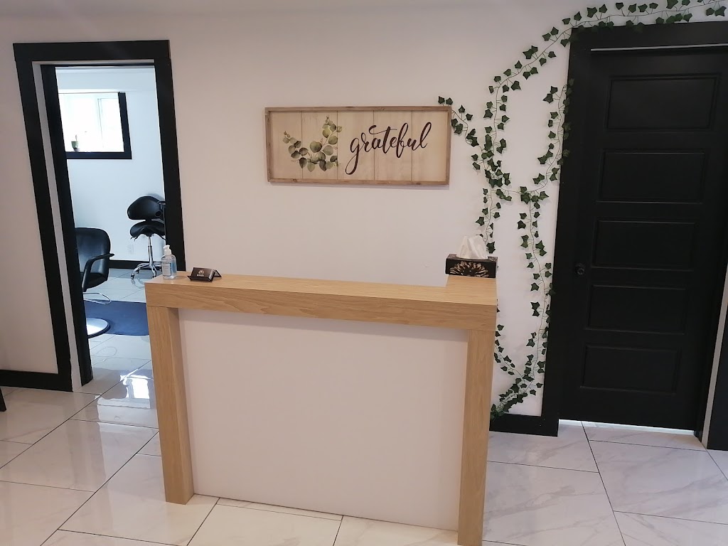 Lotus Coiffure | 78 Rue des Champs Élysées, Québec, QC G2G 1K6, Canada | Phone: (581) 999-8604