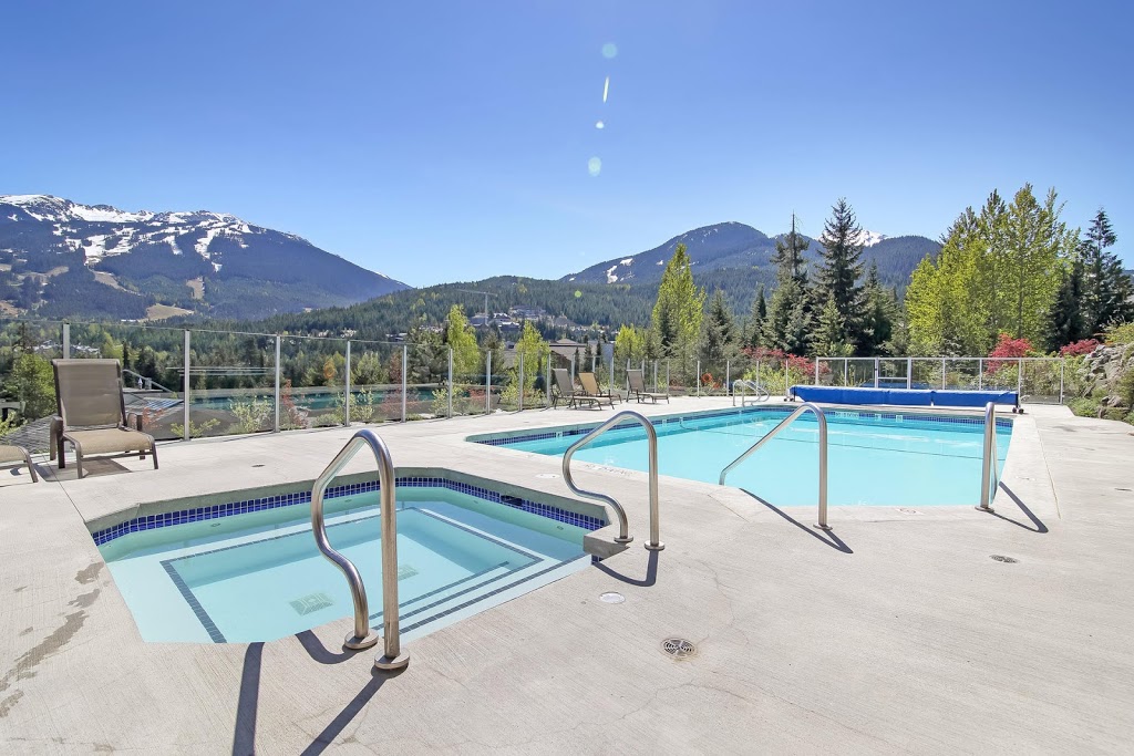 Whiski Jack Resorts Whistler | 2011 Innsbruck Dr #107, Whistler, BC V8E 0N3, Canada | Phone: (604) 962-0220