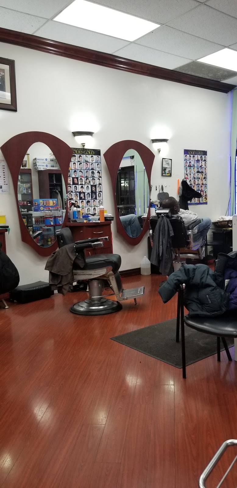 Moonshine Unisex Hair | 1749 Jane St, North York, ON M9N 2S5, Canada | Phone: (416) 364-8544
