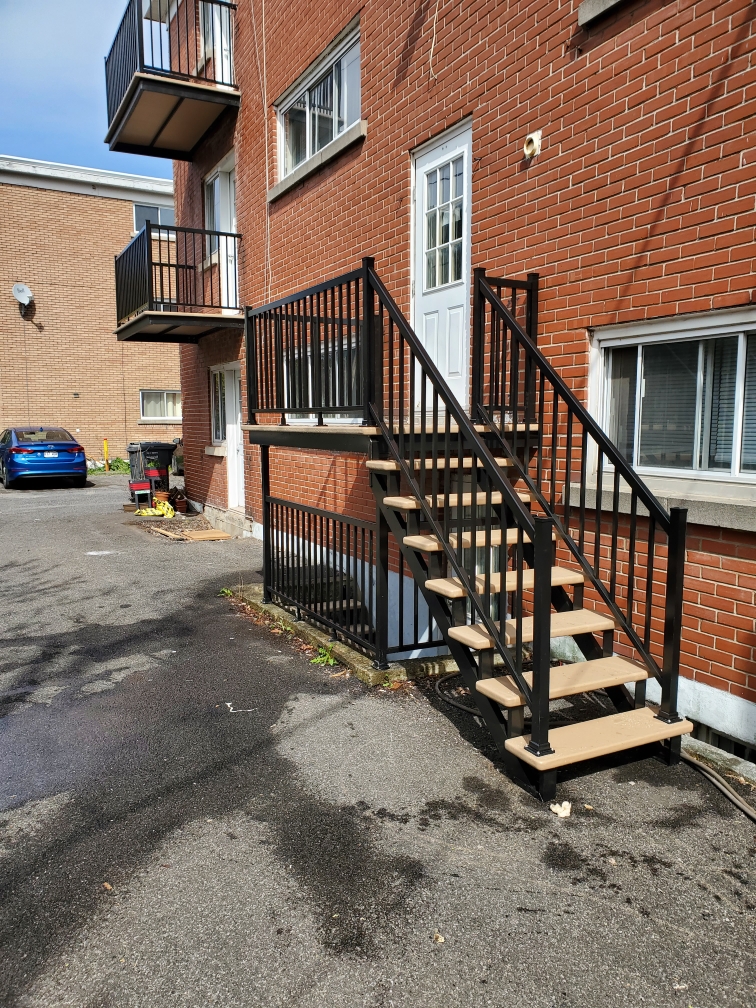 Soudure Aluminium Montérégie Inc | 920 Rue Gaudette, Saint-Jean-sur-Richelieu, QC J3B 1L7, Canada | Phone: (450) 347-5333
