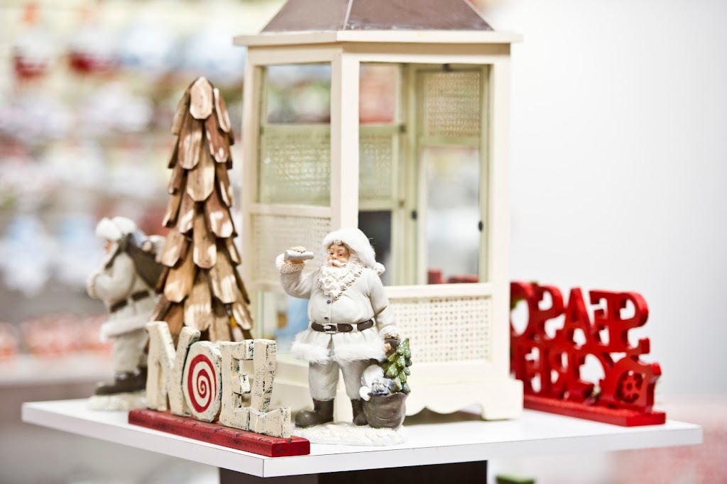 SantaVille | 6801 Route Transcanadienne, Pointe-Claire, QC H9R 5J2, Canada | Phone: (581) 222-8332