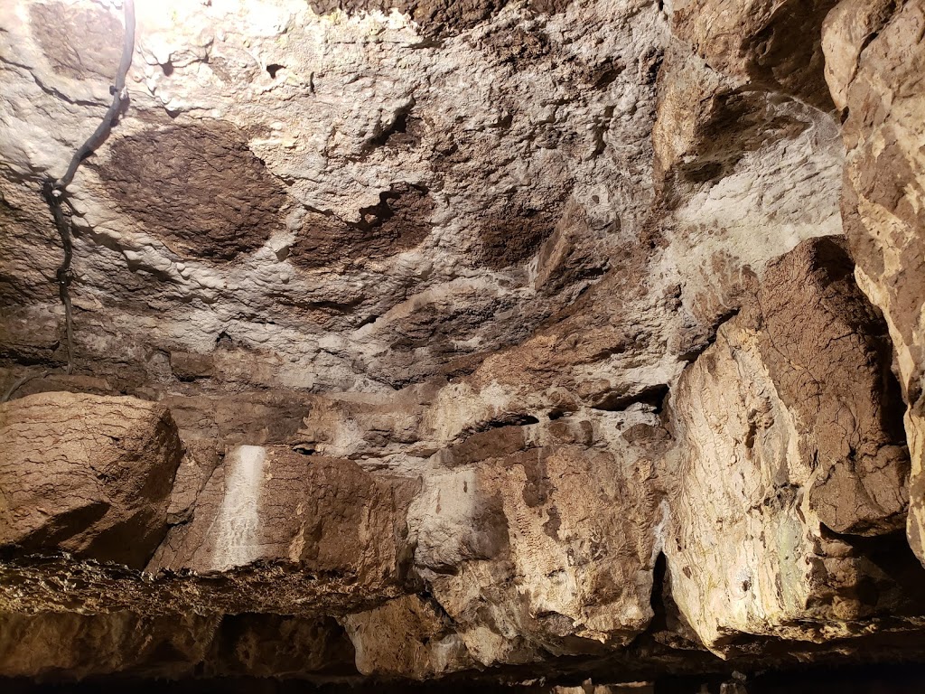 Tyendinaga Caves | 2623 Harmony Rd, Belleville, ON K8N 4Z6, Canada | Phone: (613) 919-5686