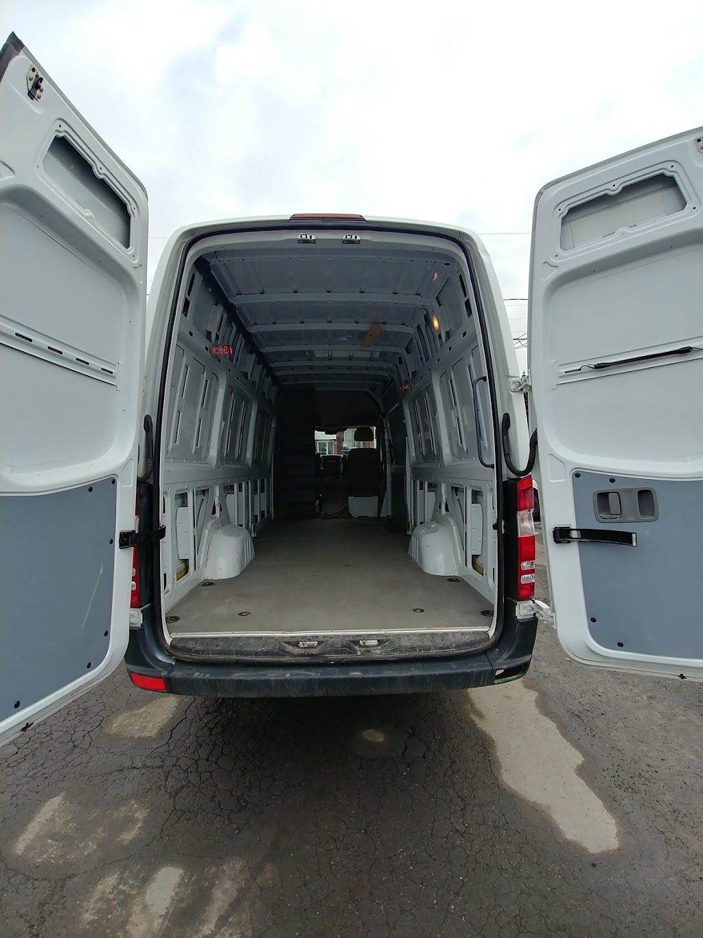 Discount Location dautos et camions | 3375 Boulevard Taschereau, Saint-Hubert, QC J4T 2G1, Canada | Phone: (450) 443-5453