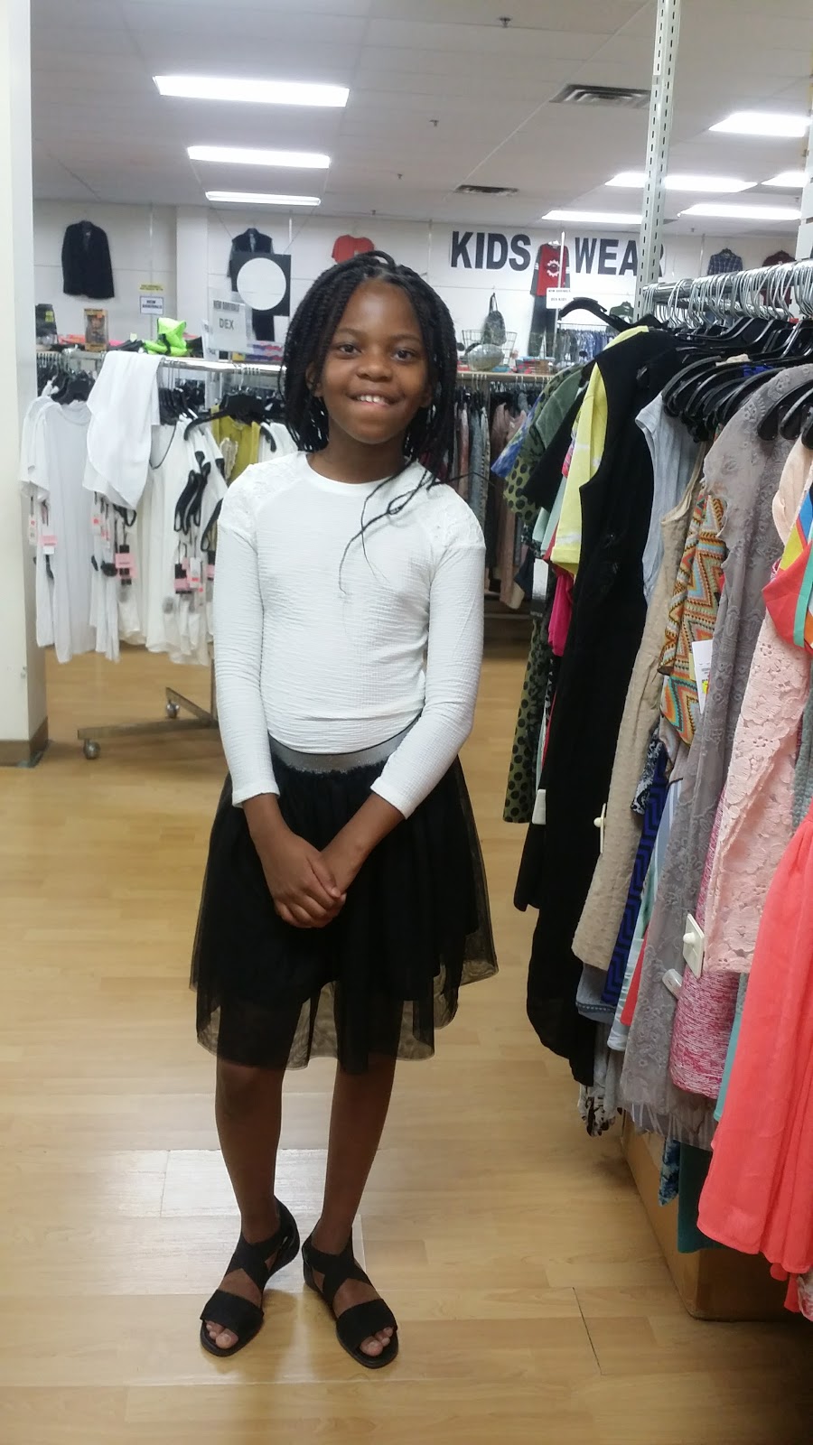 Dots Stores Ltd | 3414 Gateway Blvd NW, Edmonton, AB T6J 6R5, Canada | Phone: (780) 435-5760