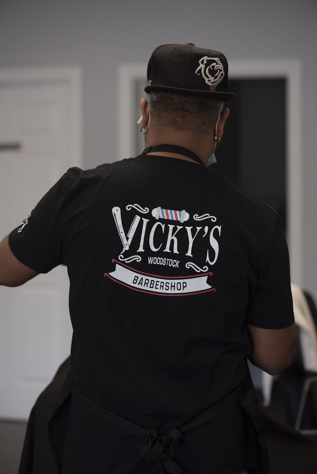 Vickys Barber Shop | 236 Norwich Ave Unit 6, Woodstock, ON N4S 3V9, Canada | Phone: (519) 532-3240