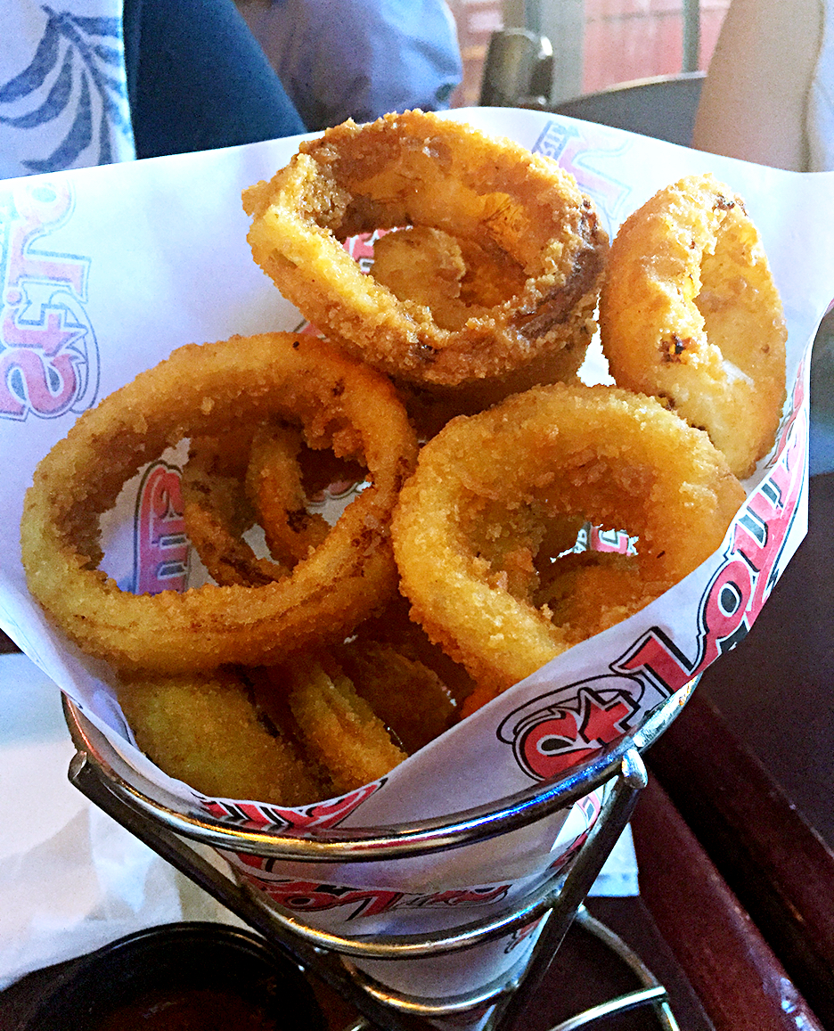 St. Louis Bar & Grill | 808 York Mills Rd Unit A-24, North York, ON M3B 1X8, Canada | Phone: (416) 441-0342