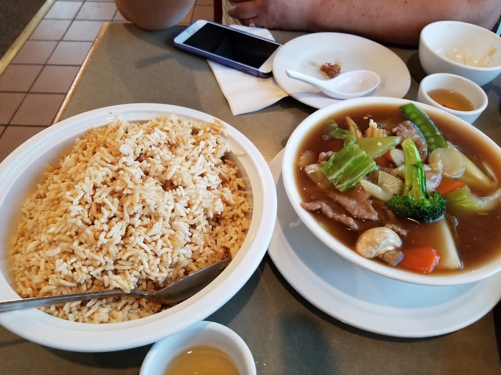 Shanghai Classic Restaurant | 8282 Centre St N, Calgary, AB T3K 2X4, Canada | Phone: (403) 295-1323