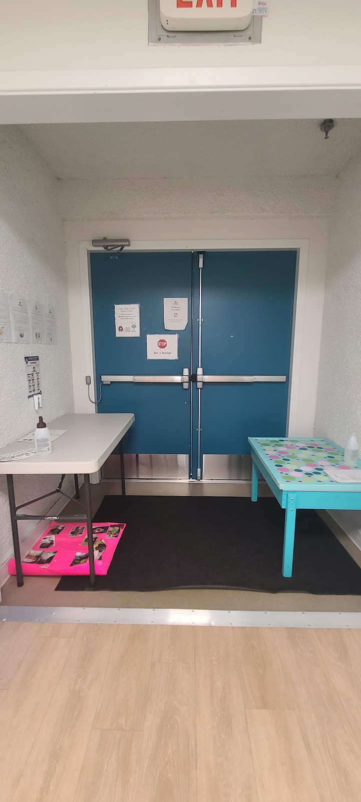 Footholds Therapy Center | 260 Irwin St, Nanaimo, BC V9R 4X5, Canada | Phone: (250) 585-4411